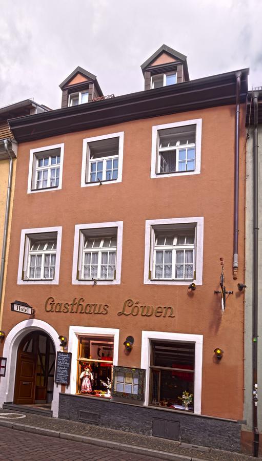Gasthaus Loewen ไฟรบวร์กอิมไบรส์เกา ภายนอก รูปภาพ